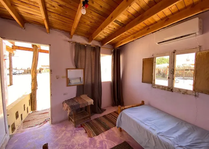 Acacia Camp 2*