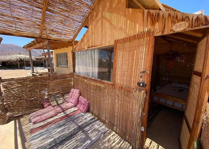 Acacia Camp 2*